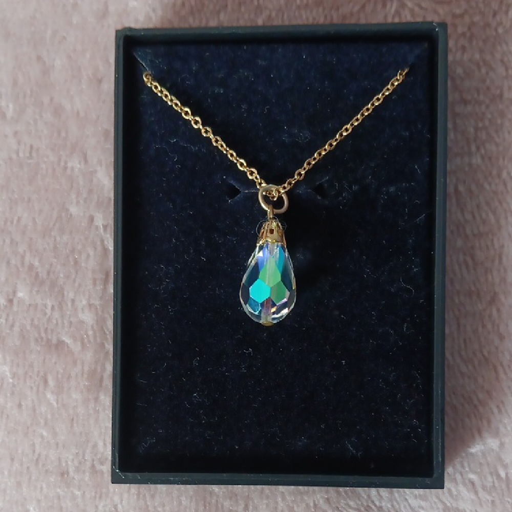 Faceted Clear Opalescent Crystal Teardrop Pendant Goldtone Necklace